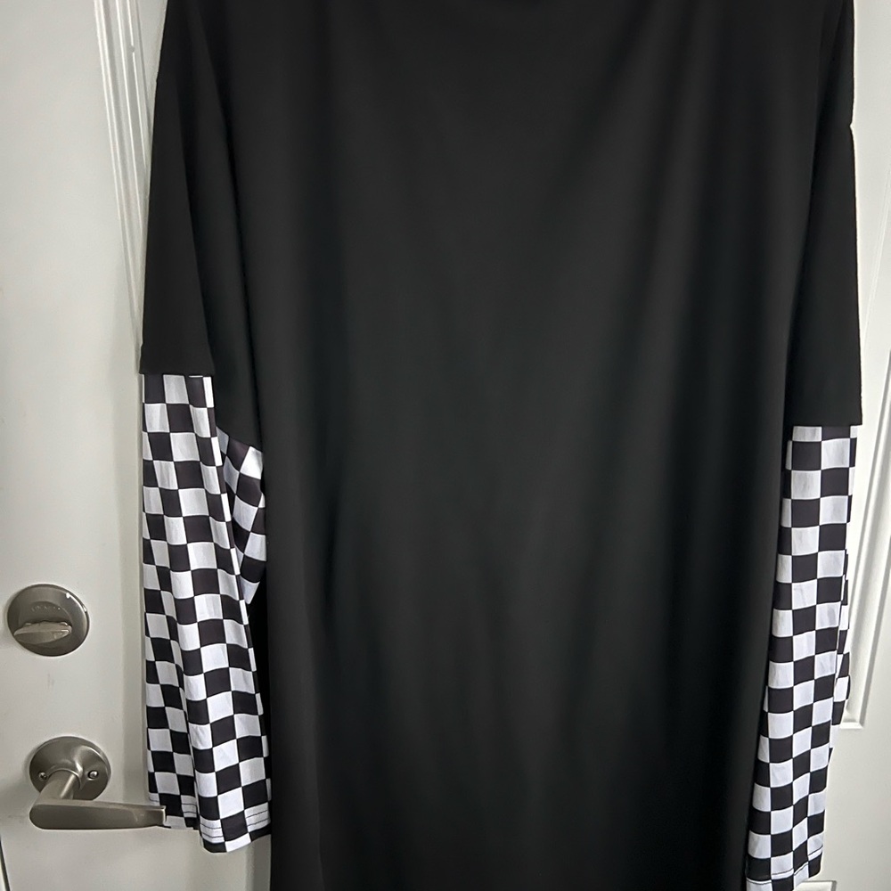 SHEIN tshirt 3xl black with black white sleeves